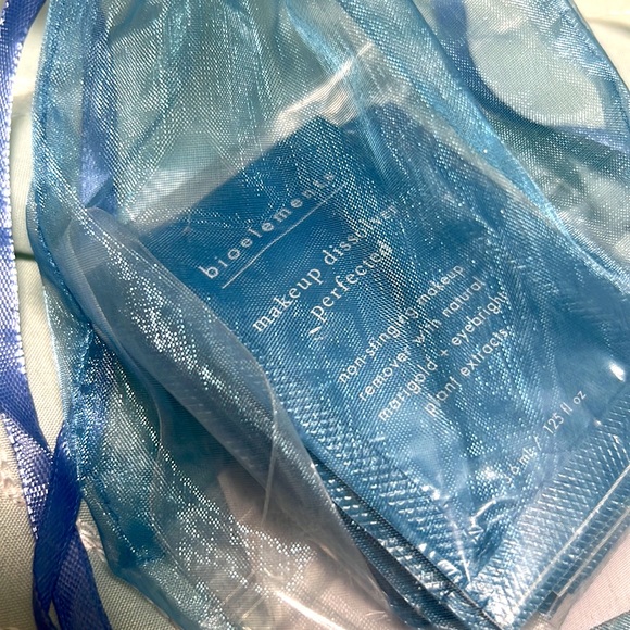 Bioelements Gift Bag Bundle of Makeup Dissolver Perfected 11 Item Lot m NEW - Picture 7 of 7